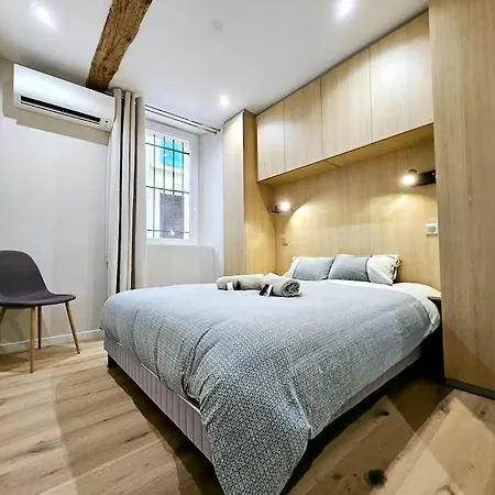 Appartement Le Rempart - T3 Dans Vieil Antibes